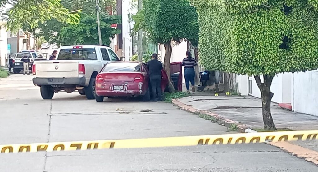 Liberan a pareja secuestrada en su propia casa; la UECSyE detuvo a 3 y uno de ellos resultó lesionado
