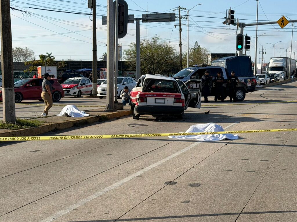 Dos mujeres fallecidas y dos lesionados en choque de la Transístmica
