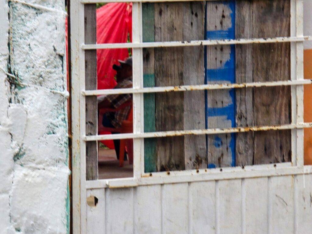 Se fugan 13 adictos de centro de rehabilitación en Minatitlán, familia busca desesperada a uno de ellos, originario de Coatzacoalcos