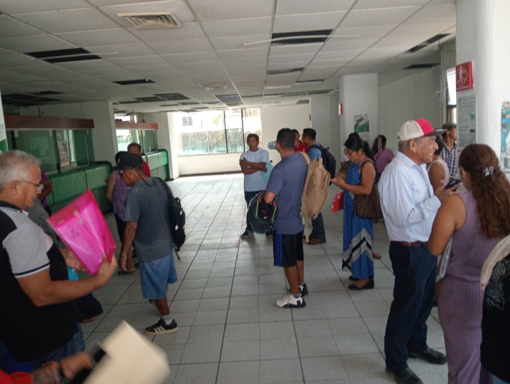 Telecomm-Telégrafos en Coatzacoalcos niega el pago a beneficiarios de programas sociales